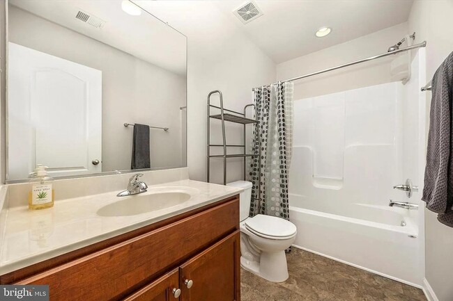 Building Photo - 33 Antigua Dr