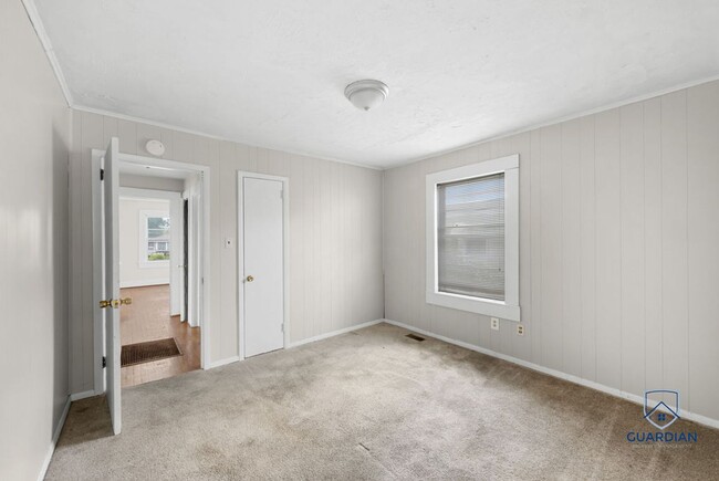 Building Photo - 1005 Hoke St