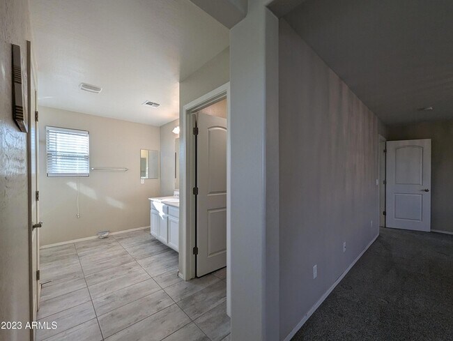 Building Photo - 1253 N 166th Ave