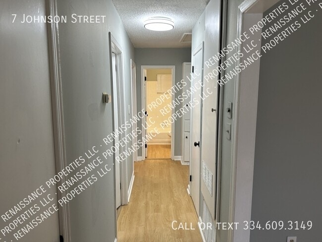 Building Photo - 7 Johnson St