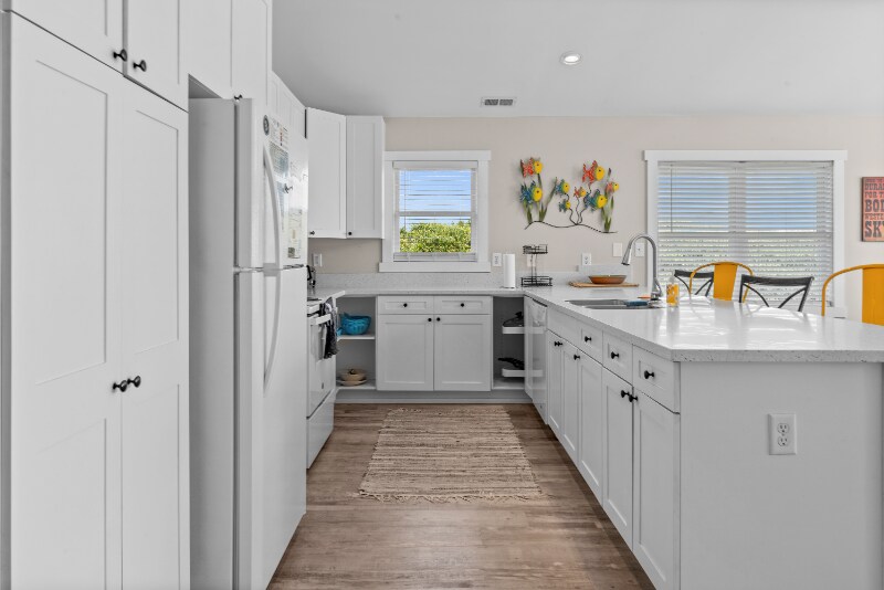 Building Photo - 5207 Emerald Dr