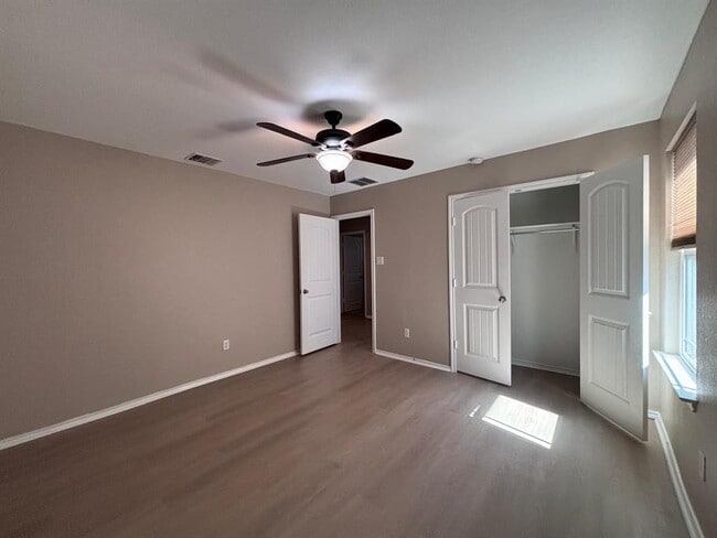 Building Photo - 1405 Berlin Ln