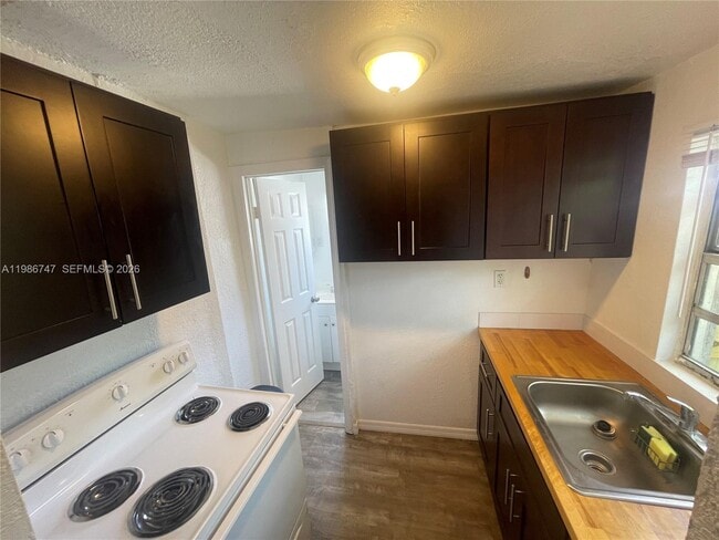 Building Photo - 5738 Garfield St