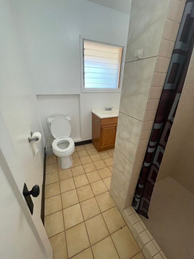 Building Photo - COZY KAIMUKI COTTAGE- UTILITIES AND PARKIN...
