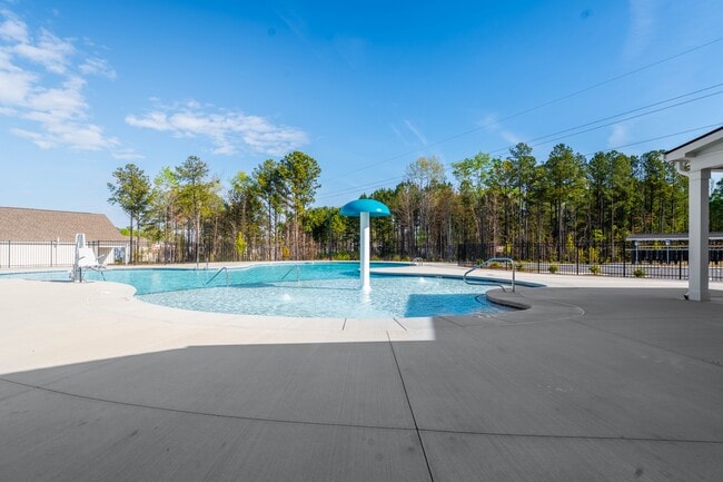 Building Photo - 390 Freestall Dr