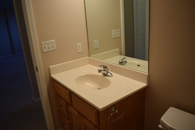 Building Photo - 4 bed / 3 bed Home with Gorgeous View!!!