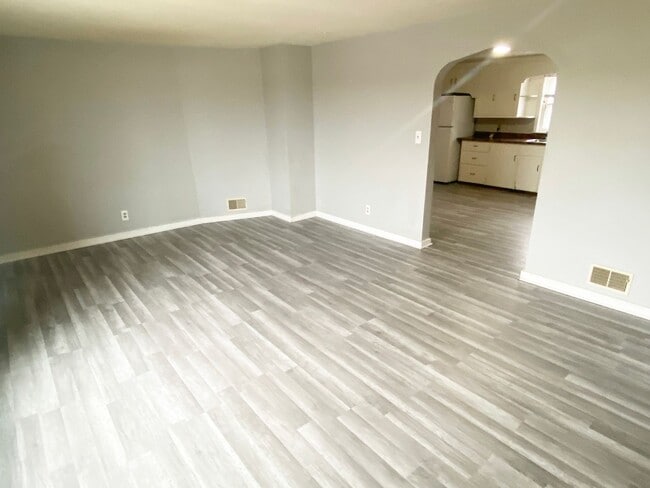 Building Photo - 1704 Merrill Ave