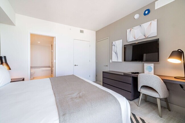 Building Photo - 4112 Jimmy Buffett Mem Hwy