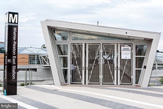 Building Photo - 11770 Sunrise Valley Dr