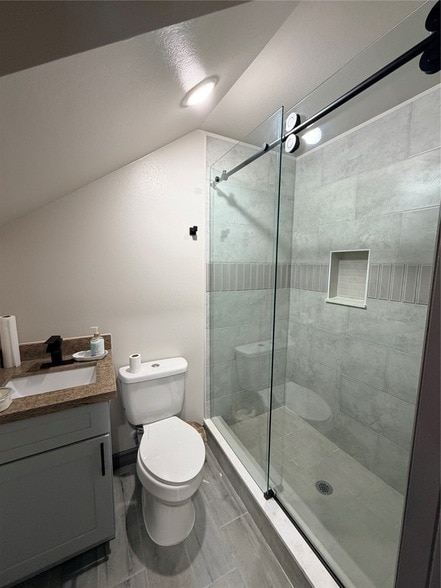 Building Photo - 5400 Pine Ave