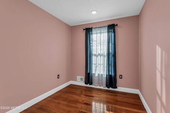 Building Photo - 4 Reuben Ct