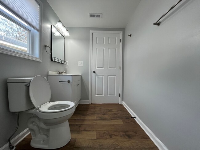 Building Photo - Brand New Renovated 2/1 in Easley!