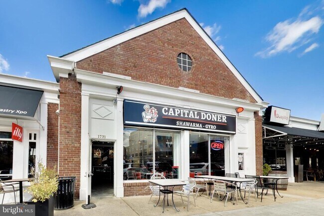 Building Photo - 1720 N Quinn St