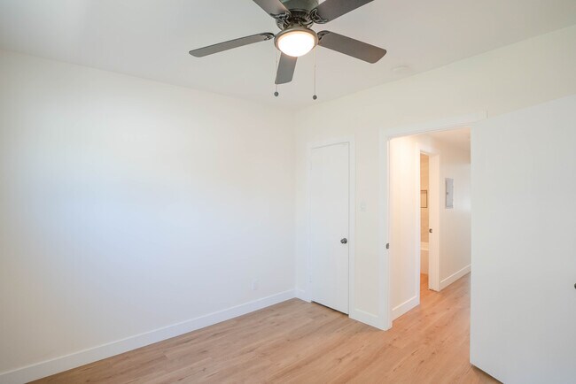 Building Photo - 821 W 167th St