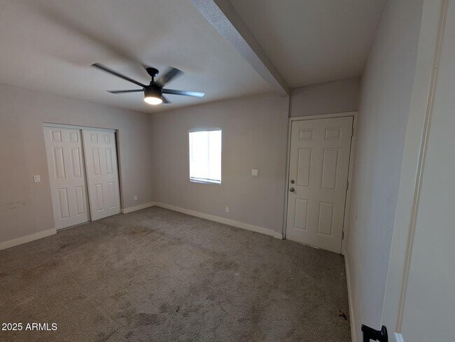 Building Photo - 7635 N 76th Ln