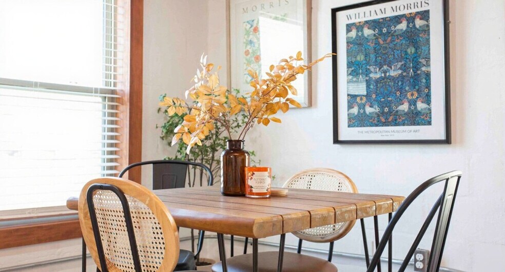 Building Photo - 227 S Hudson St