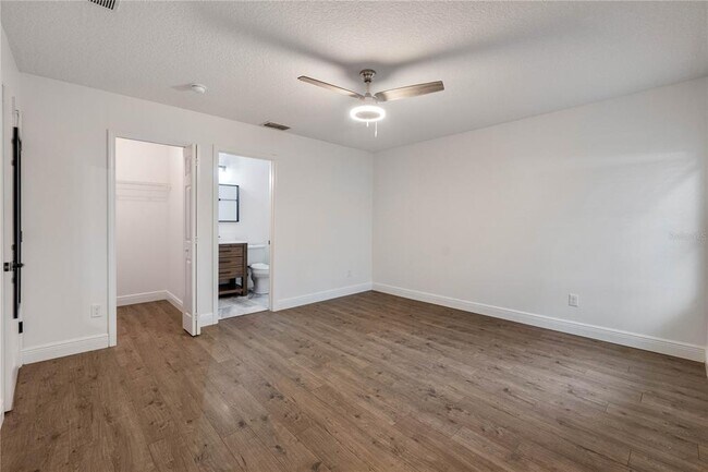 Building Photo - 137 Wellwood Ln