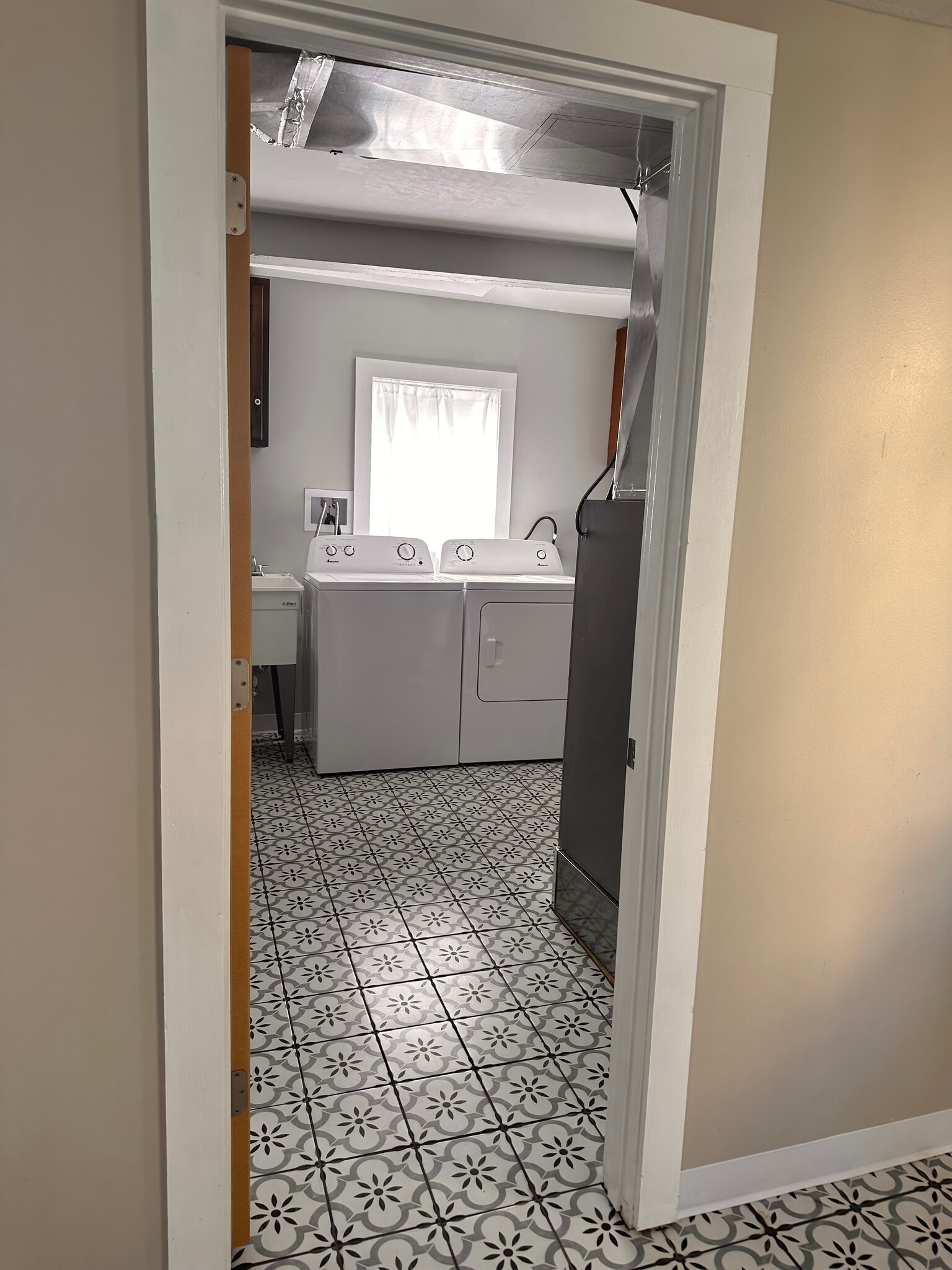 Laundry Room - 1111 Garfield St