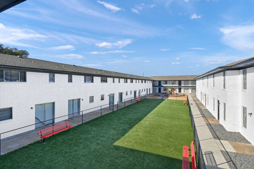 Primary Photo - The District at Sherman