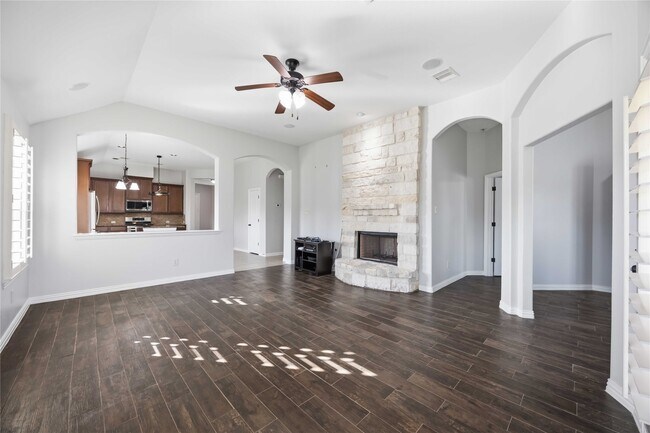 Building Photo - 601 Dunlavy Ln