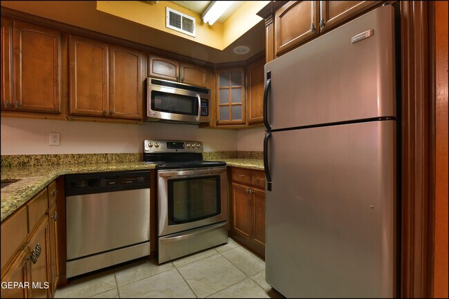 Building Photo - 710 N Resler Dr