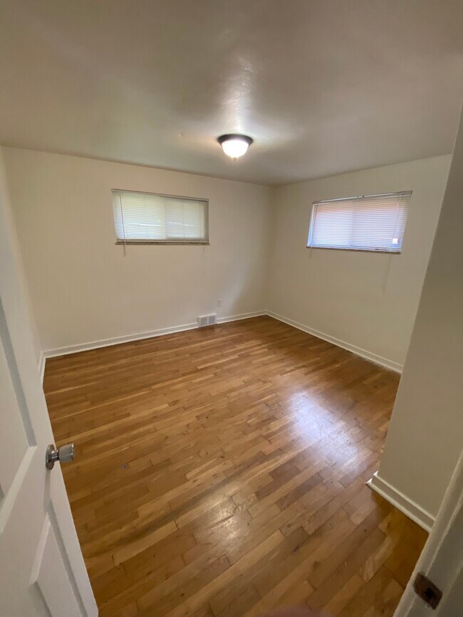 Building Photo - 731 Darlington St