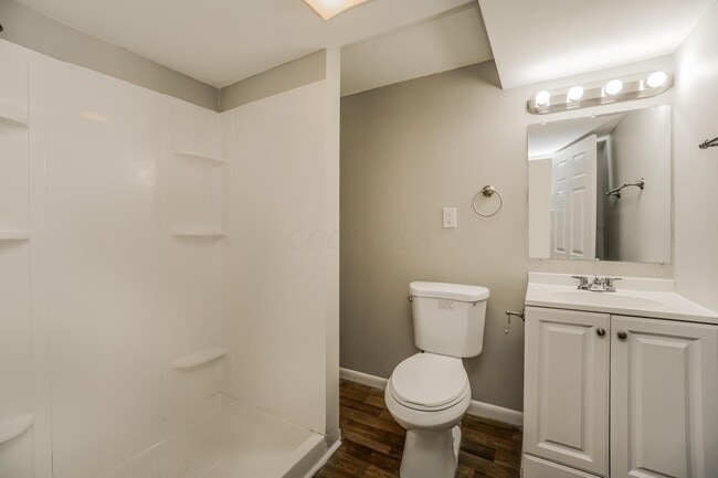 Building Photo - 2084 Belcher Dr