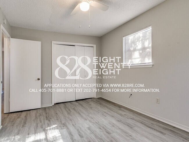 Building Photo - 1/2 OFF 1st MONTH'S RENT MOVE IN SPECIAL! AVAILABLE NOW! 2 BD/1 BATH RENTAL IN NOBLE!
