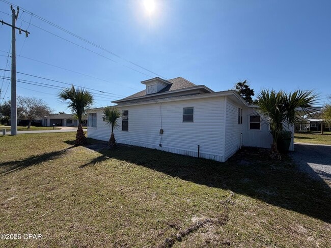 Building Photo - 1002 Indiana Ave