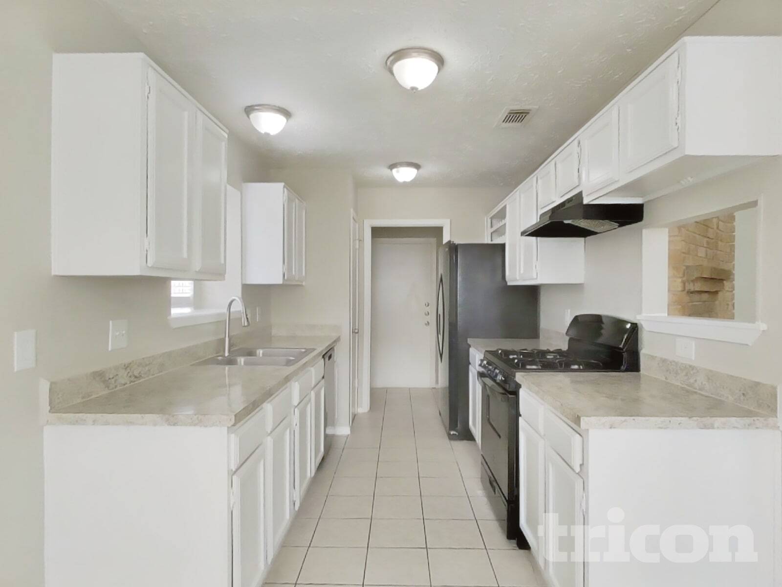 Building Photo - 2802 N Spring Dr