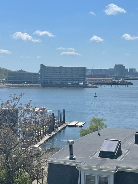 Building Photo - 33 Medford St