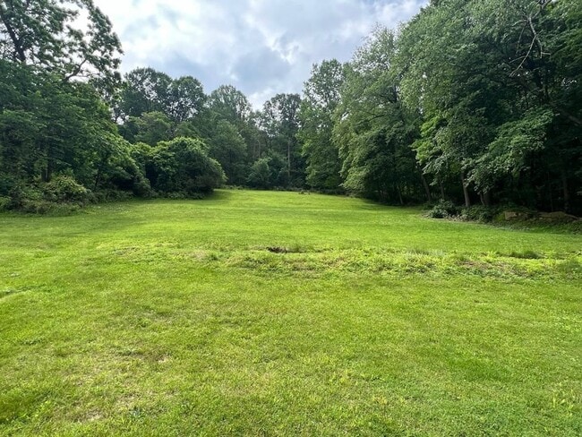 Building Photo - 3 Bedroom Home in Wernersville