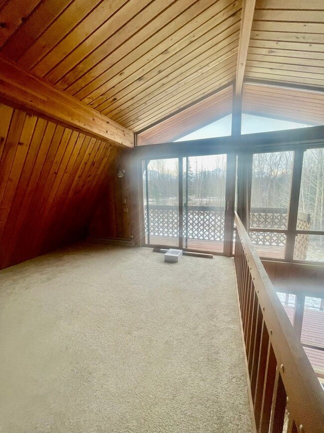 Building Photo - On an acre in Palmer! 4 bedrooms/3 bathrooms Oversized 2car garage PLUS additional shop! Addition...