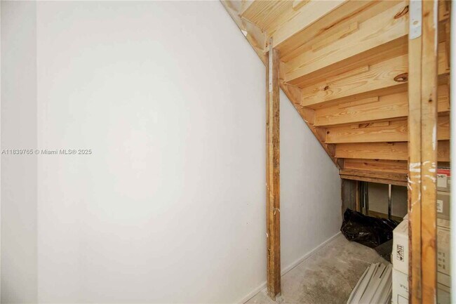 Building Photo - Northwest 9th Court, Miami, FL 33127 - 5 BR 3 BA townhouse