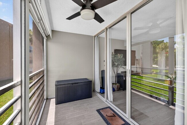 Building Photo - 9480 Tangerine Pl