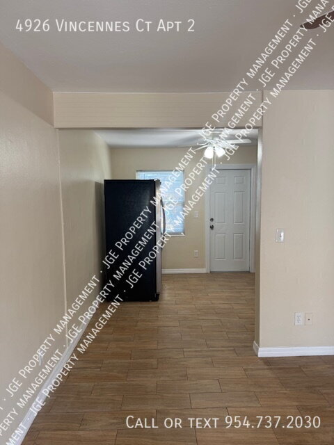 Building Photo - 4926 Vincennes Ct