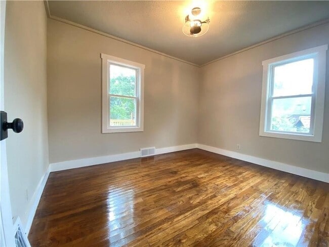 Building Photo - Charming 3 Bedroom 1.5 Bath Home