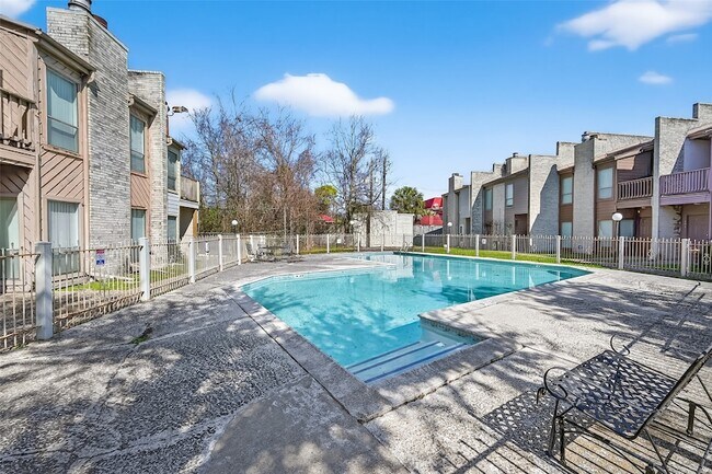 Building Photo - 11280 Braes Forest Dr