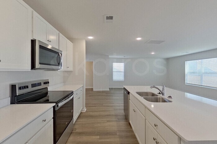 Building Photo - 111 Overstreet Way