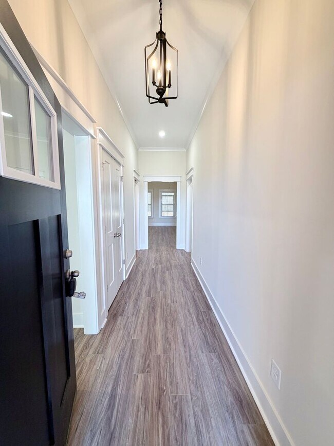 Building Photo - 536 Bristleleaf Path