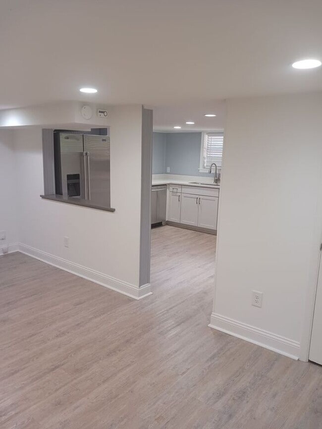 Building Photo - Come Lease at Virginia Highland/Morningside! Don’t miss this amazing offer!