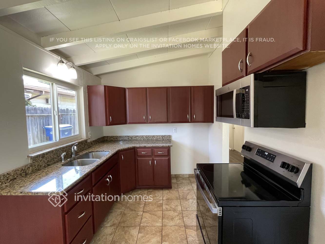 Building Photo - 6416 La Cienega Dr