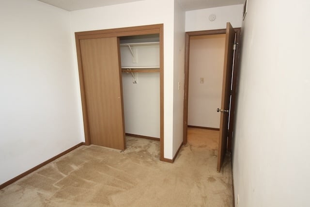 Building Photo - 924 W Belmont-