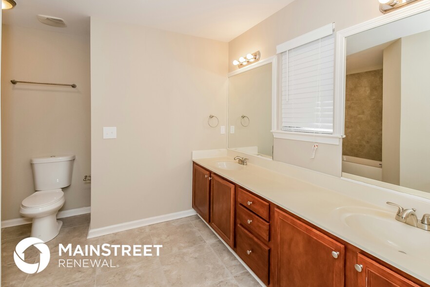 Building Photo - 4252 Fieldstone Way