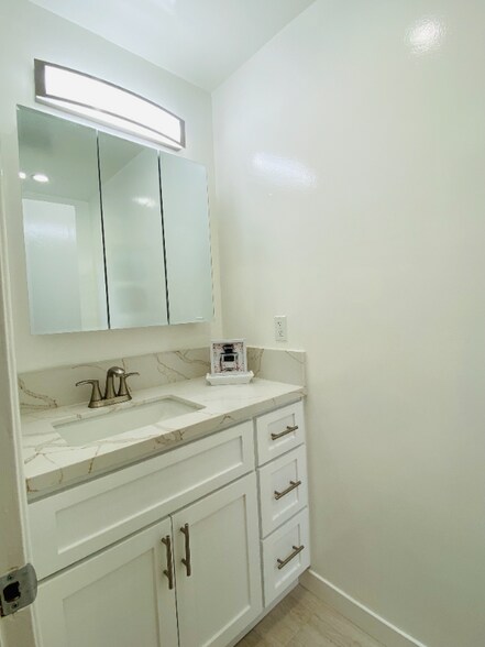 Building Photo - 8919 Longden Ave