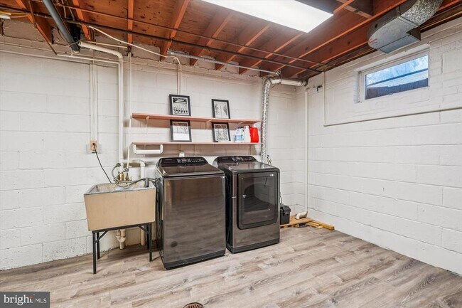 Building Photo - 1605 Dunterry Pl