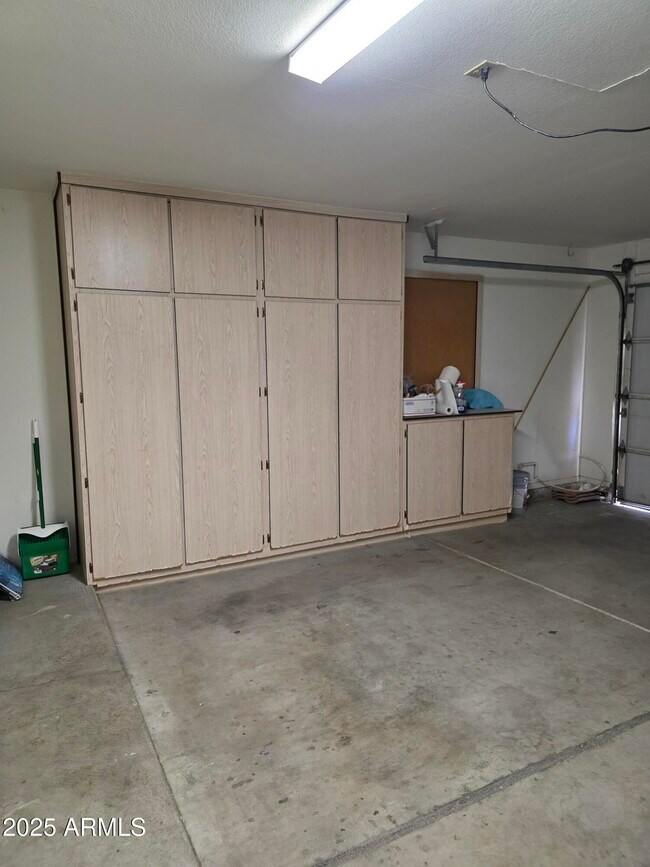 Building Photo - 5946 E Aire Libre Ln