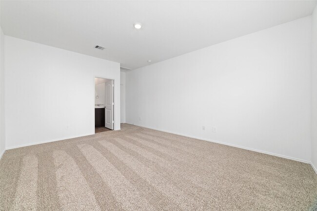 Building Photo - 21519 Violet Rdg Rd