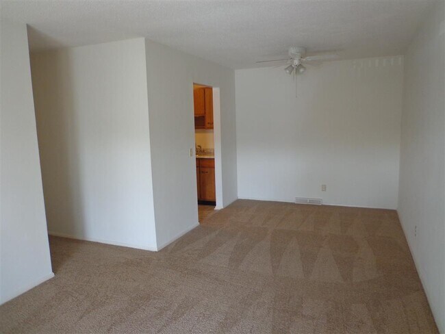Dining room - 3141 Manley Rd