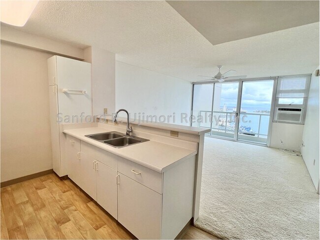 Building Photo - king215